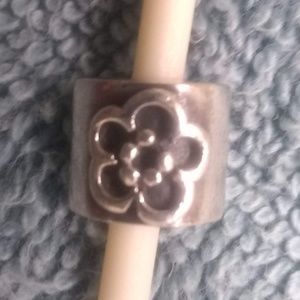 Pandora flower charm